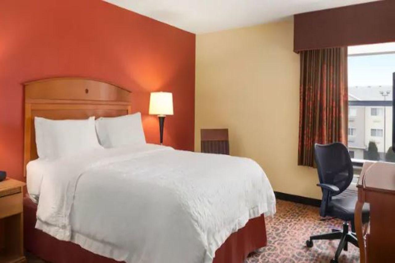 Hampton Inn Wichita-East Exterior foto