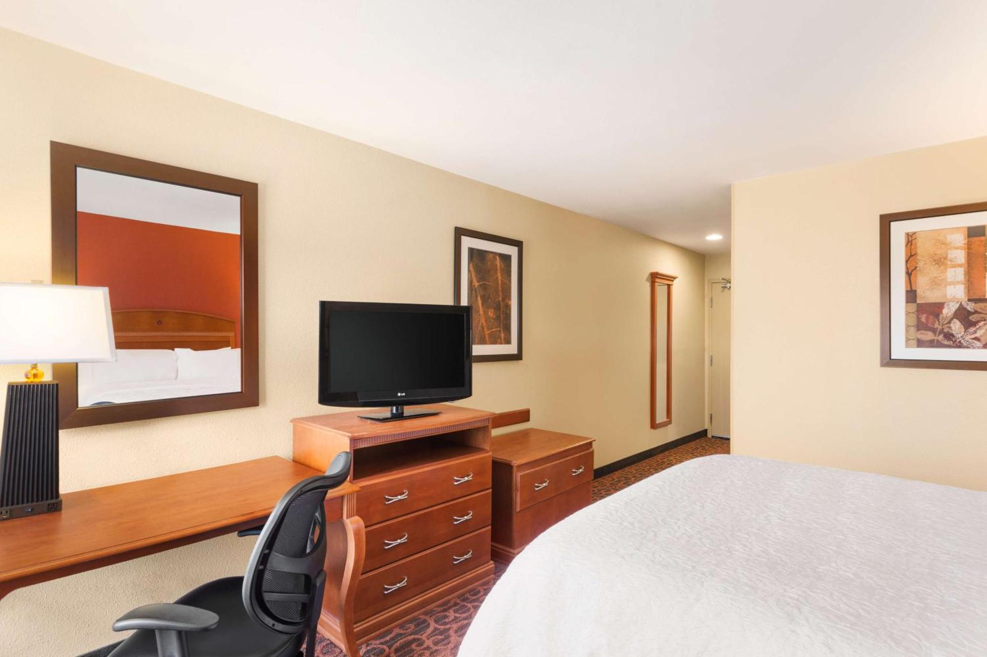 Hampton Inn Wichita-East Exterior foto