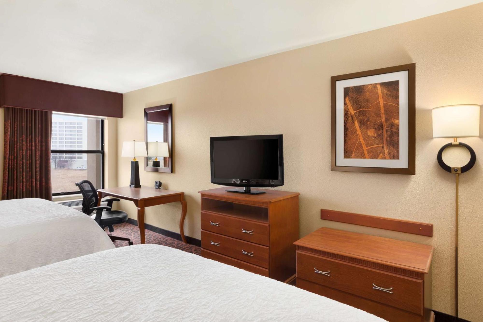 Hampton Inn Wichita-East Exterior foto